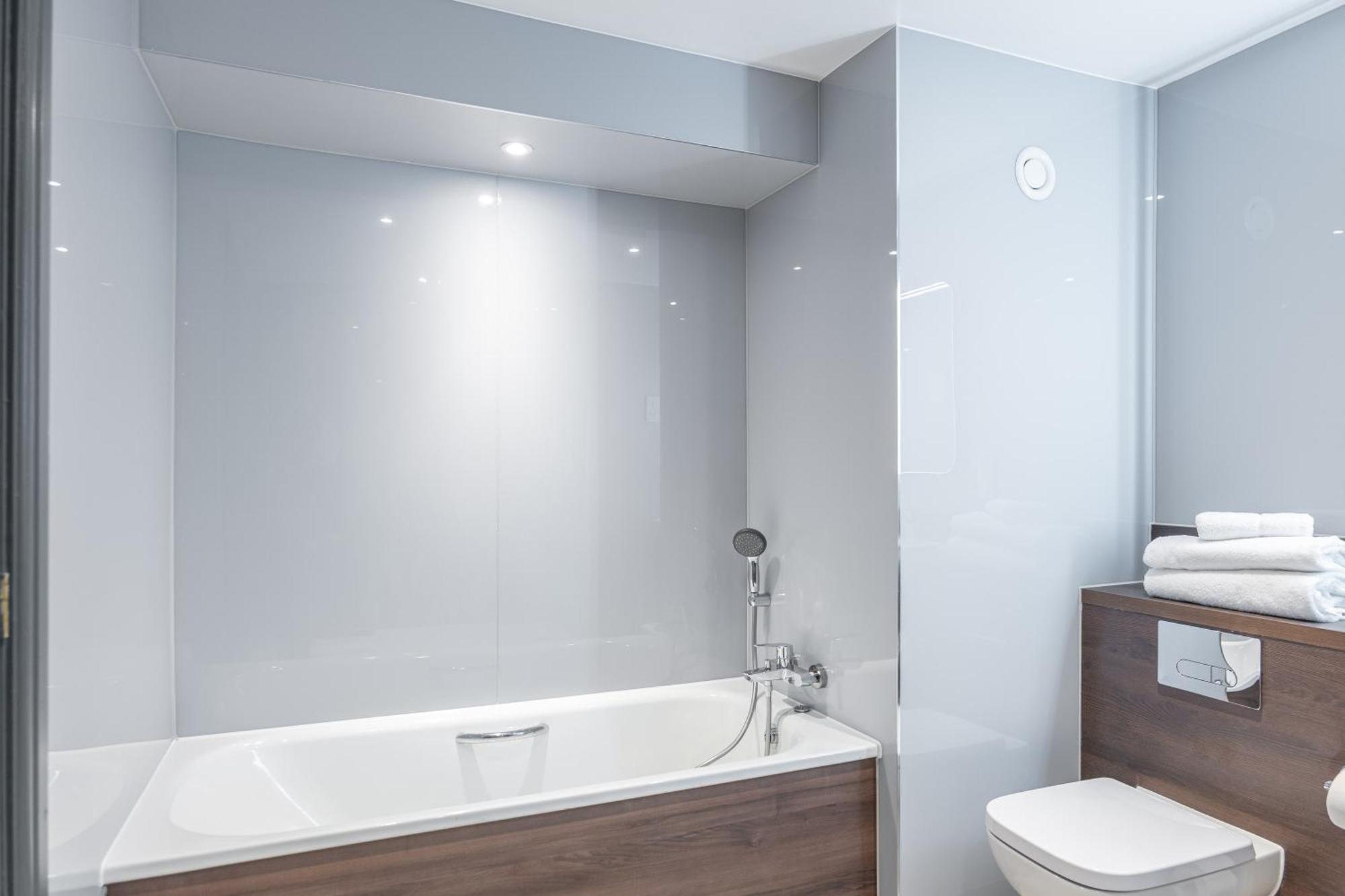 Village Hotel Chester St David'S Ewloe Экстерьер фото